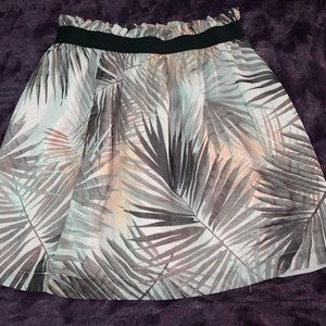 Mini skirt with black band